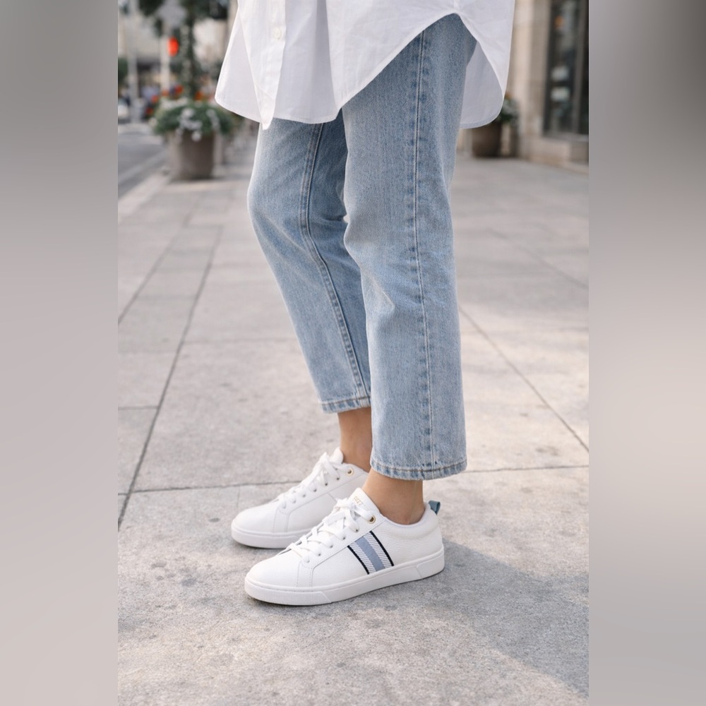 Ted Baker White Leather Sneakers w/ Light Blue Detail – Women’s Size 11